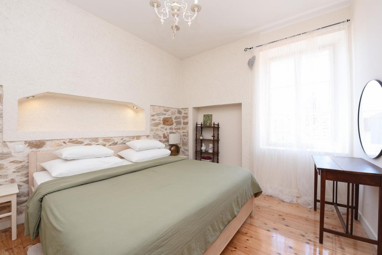 Apartment Karuzz Zara Esterno foto