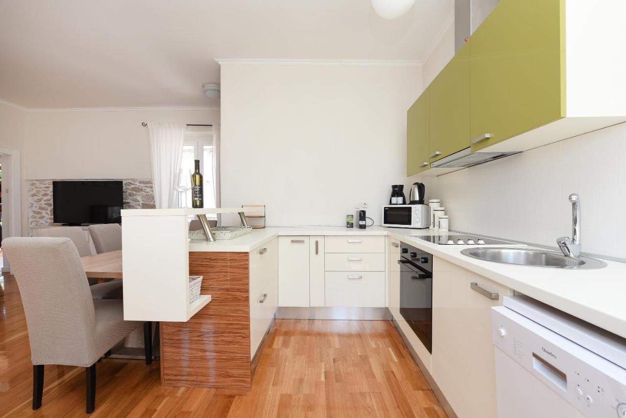 Apartment Karuzz Zara Esterno foto