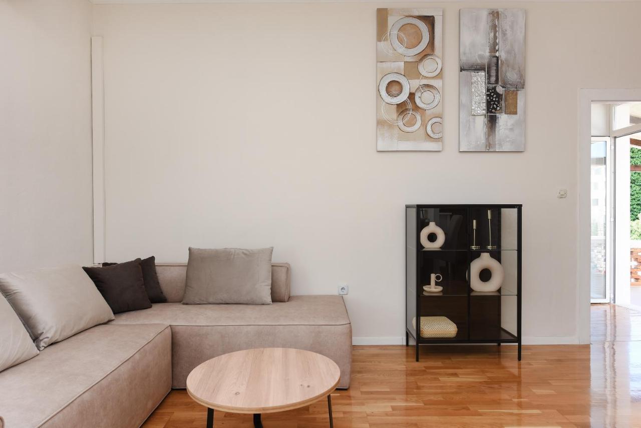 Apartment Karuzz Zara Esterno foto