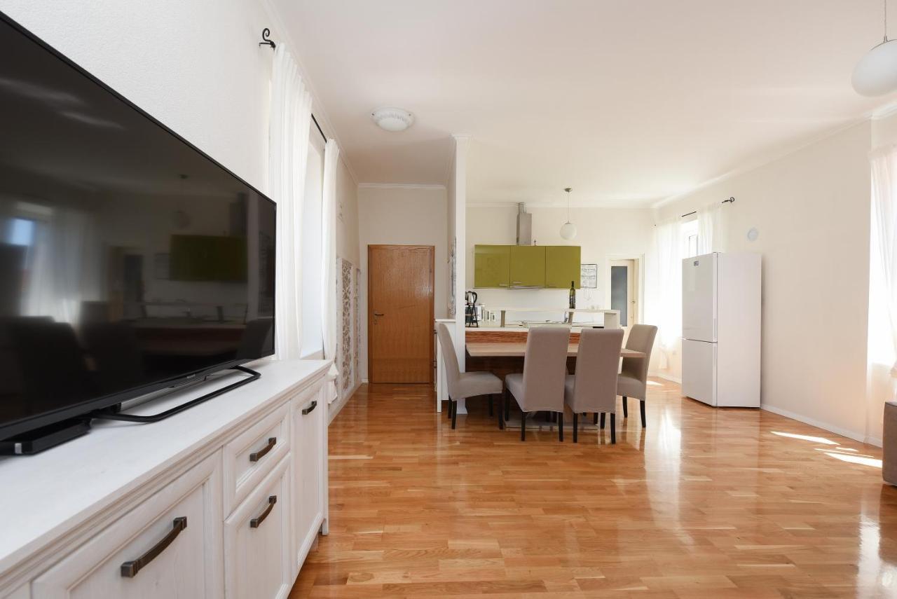 Apartment Karuzz Zara Esterno foto