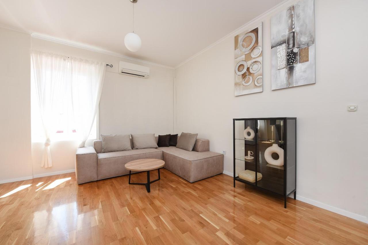 Apartment Karuzz Zara Esterno foto